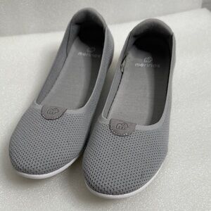 Merinos stone Gray Women's Shoes size 10.5 comfy